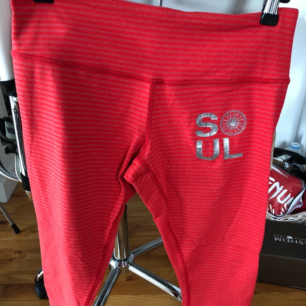 Lululemon soulcycle red wunderunders - size 8